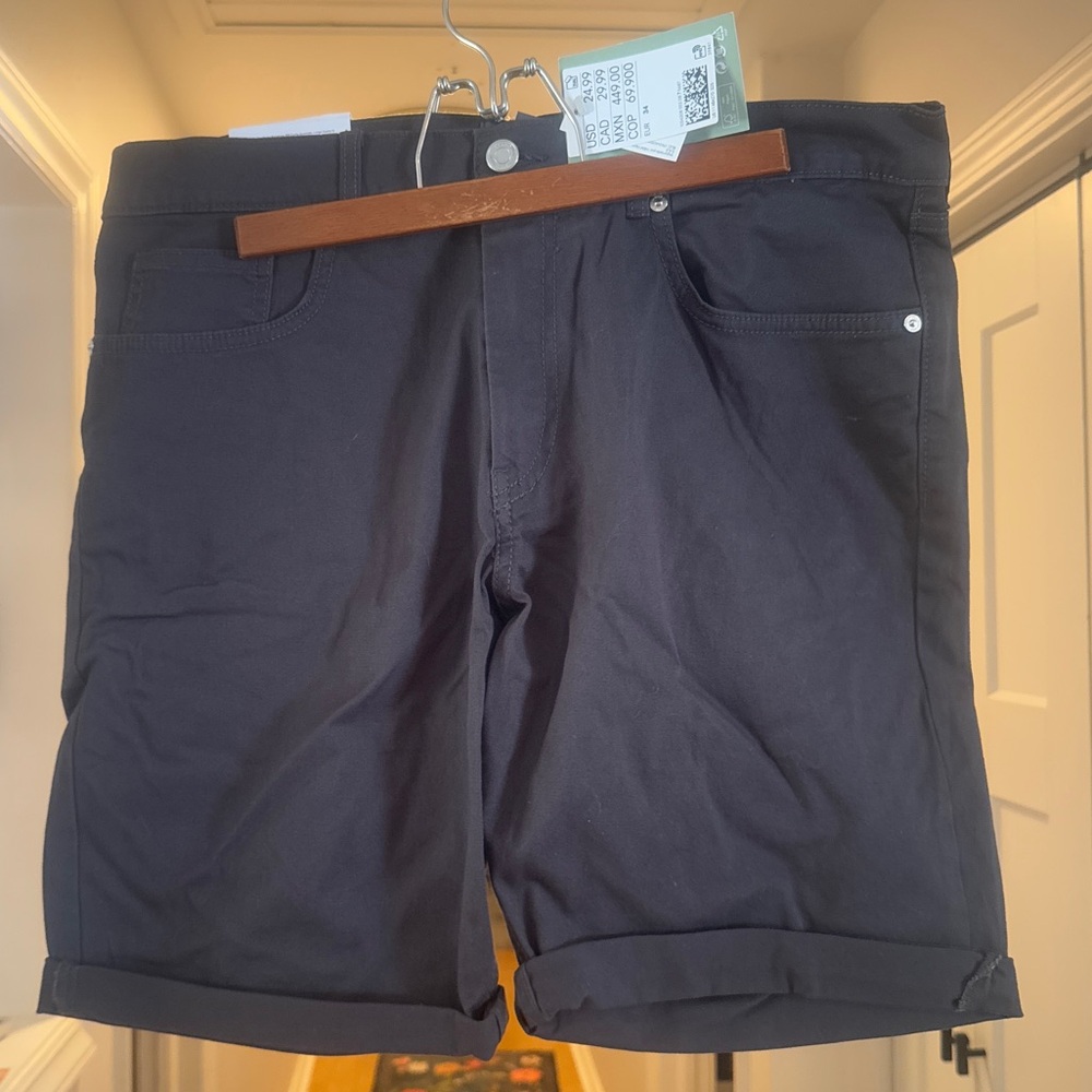H&M Black Flat Front Shorts with Belt Loops